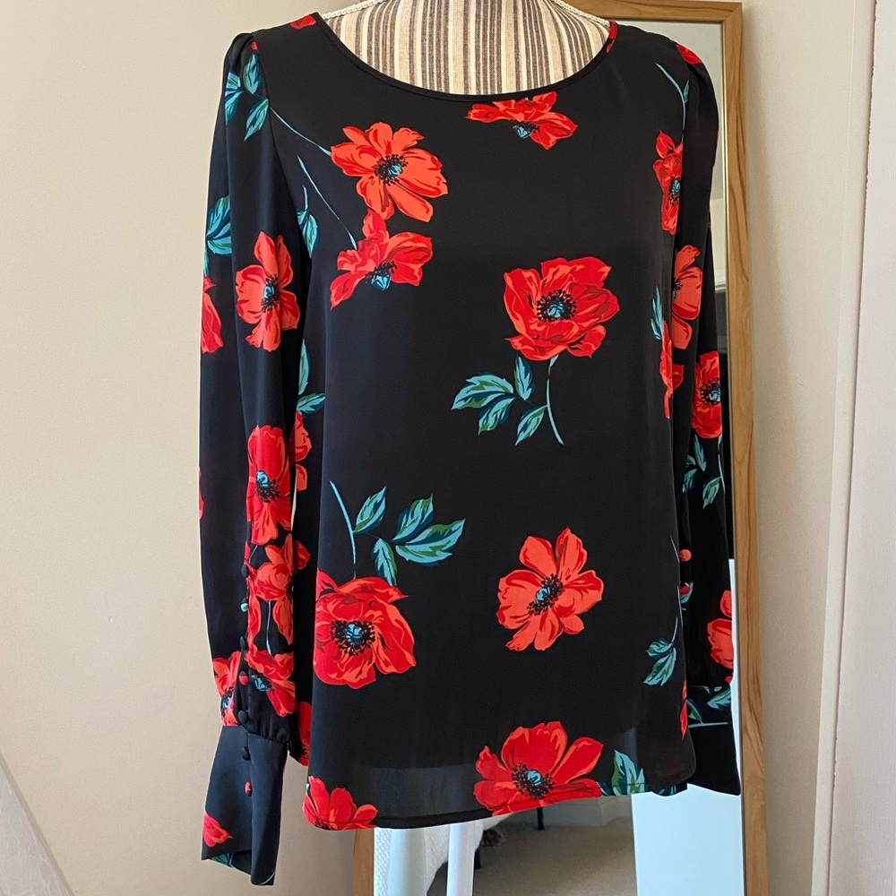 EXPRESS Floral blouse with buttons